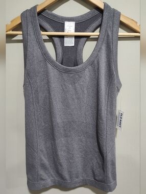 Old Navy Women's Fluid Seamless Fitted Tank Top, Go-Dry, Gray, Size Medium NWT